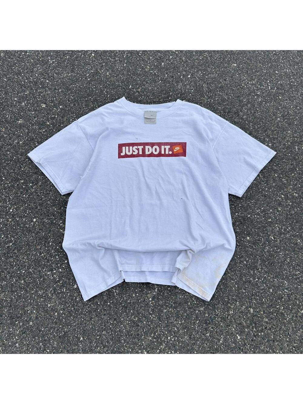 Nike white & red embroidered logo tee sportswear